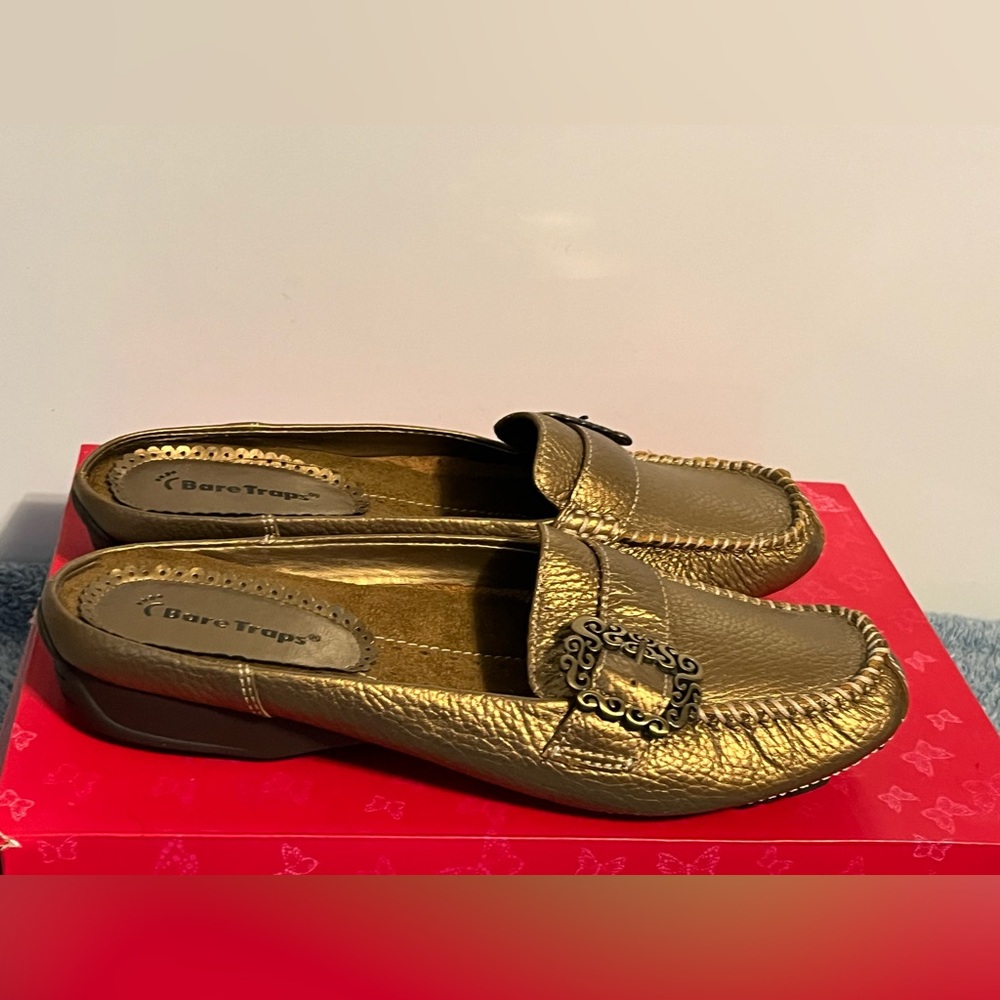BareTraps Metallic brown Slip-On Loafers with Decorative Buckle size 8